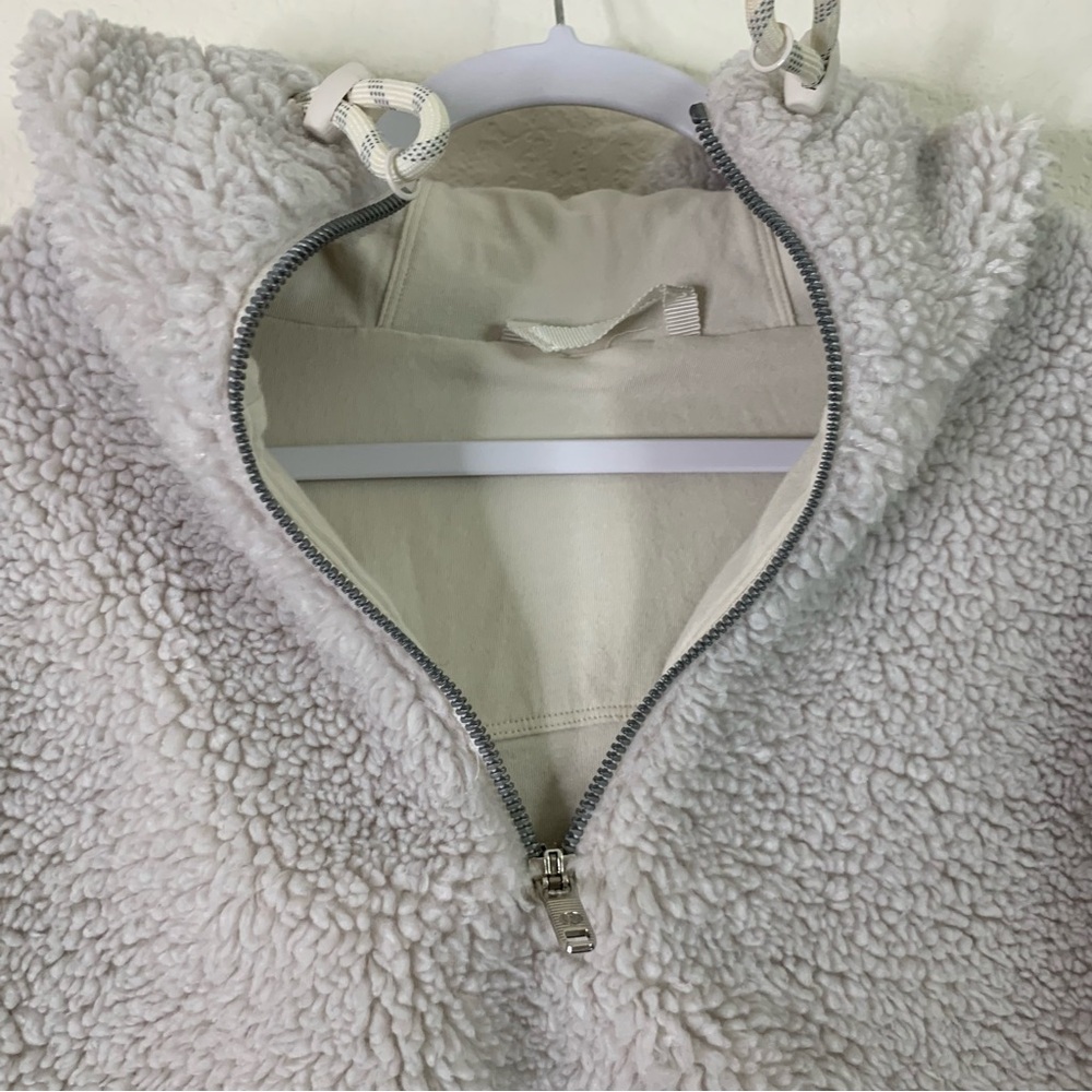 Lululemon Textured Fleece 1/2 Zip hooded sweatshirt 8 - Picture 9 of 14